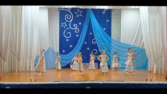 Младшая группа танцевального коллектива "Карамель" с танцем Топни ножка моя смотреть онлайн