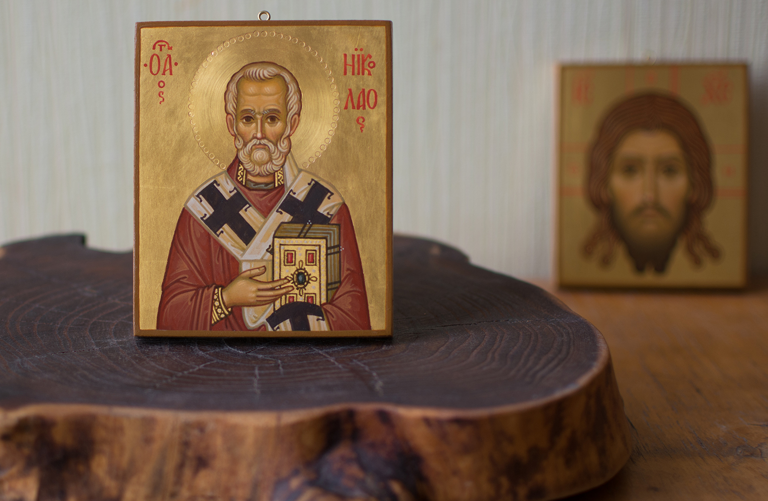 Собираем посылку в дальние края :) Упаковка двух икон. смотреть онлайн