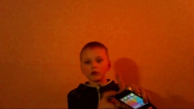 Что делать если Айфон думает что он в наушниках? смотреть онлайн