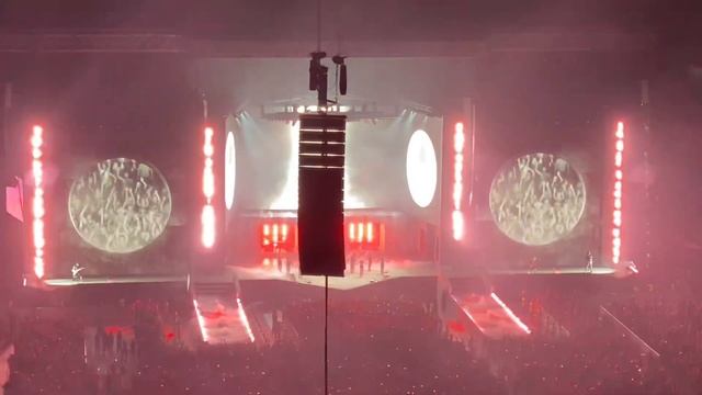 Lady Gaga - Intro | Bad Romance | Just Dance | Poker Face - Toronto, ON - LIVE - Rogers Centre смотреть онлайн