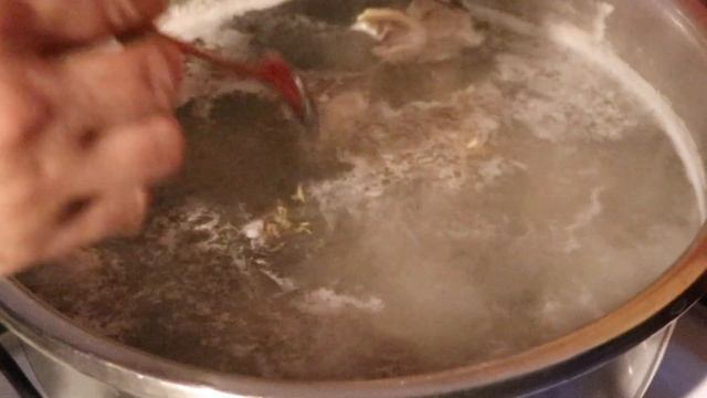 Шурпа из баранина - очень вкусный ,ароматный и полезный суп с овощами . Готовится смотреть онлайн