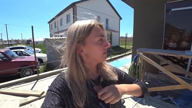 Строим дом сами. Ставим входную дверь. Привезли плитку для спален и санузла. Короед и новая бригада смотреть онлайн