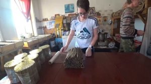 Как делают церковные свечи