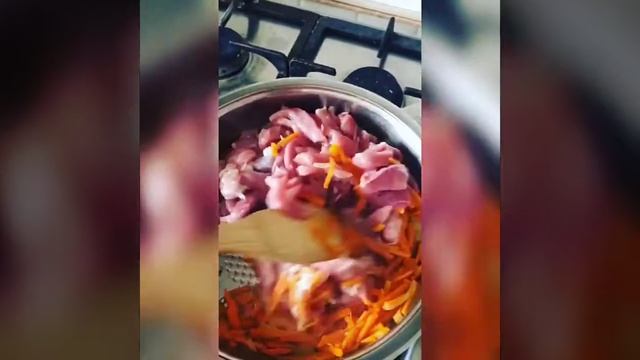 Нежнейший гуляш - вкусный ужин для всей семьи смотреть онлайн