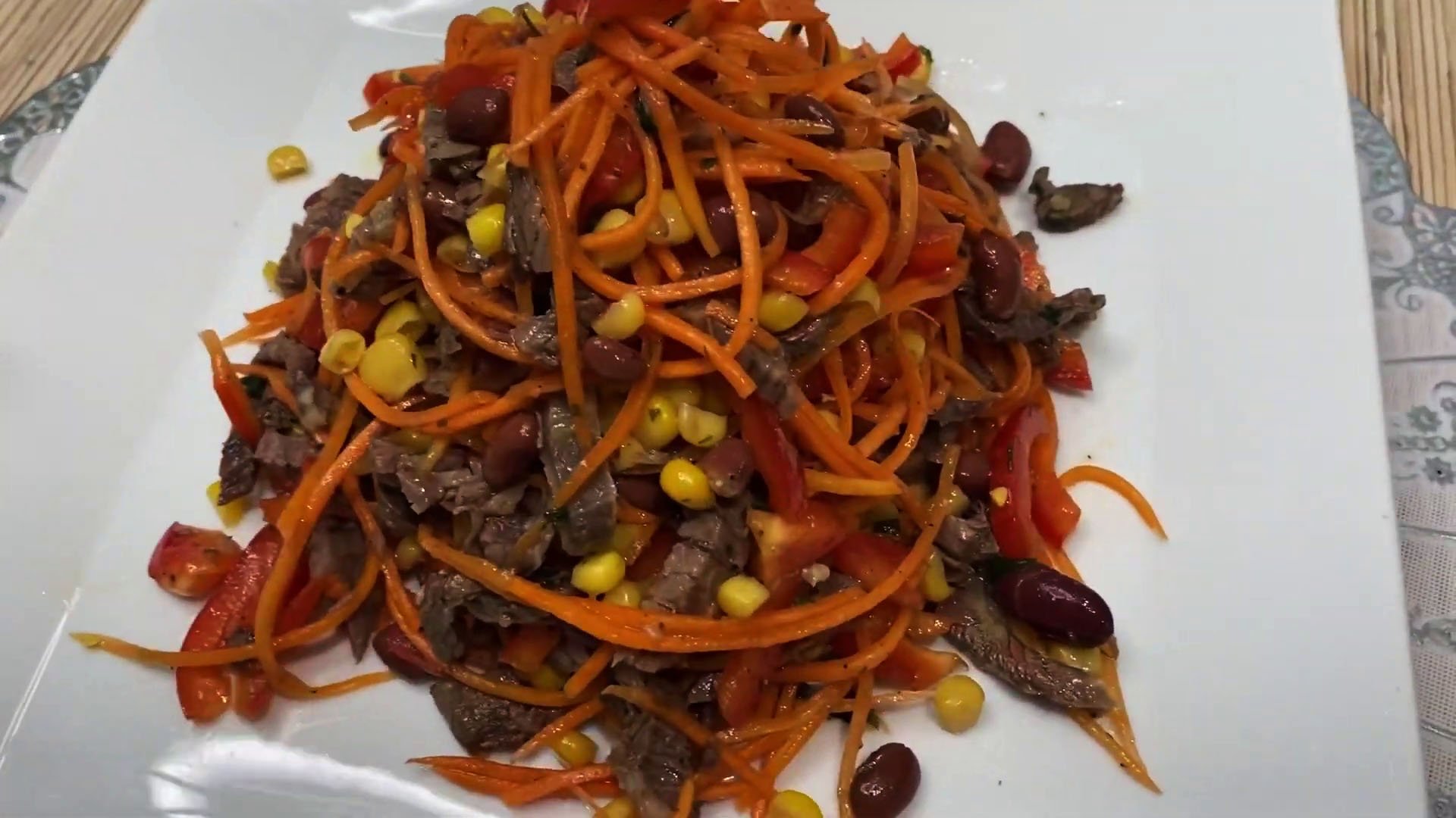 ТАКОЙ ВКУСНЫЙ САЛАТ ХОТЬ КАЖДЫЙ ДЕНЬ ПОДАВАЙТЕ. ВКУСНЫЙ УЖИН ИЛИ ОБЕД