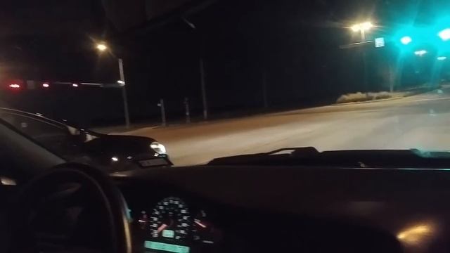 1999 Volvo V70 T5 k24 and a 2016 Dodge Dart at the light смотреть онлайн