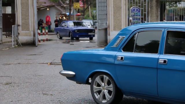 Заезжаем в МВО на Волгах | На V8 куда угодно! смотреть онлайн