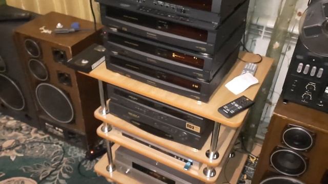 хотел сделать полный обзор видеомагнитофон. но благодаря некоторым желание к сожалению пропало. смотреть онлайн