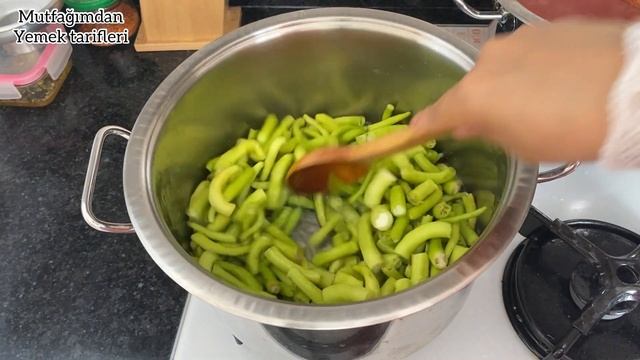 BU SOS FAVORİNİZ OLACAK! YİYEN HERKESİN TARİF İSTEDİĞİ KAHVALTILIK DOMATES SOSLU SİVRİ BİBER TURŞUS смотреть онлайн
