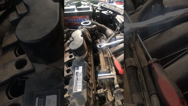 Replace spark plug on 2011 Jetta part 2 смотреть онлайн