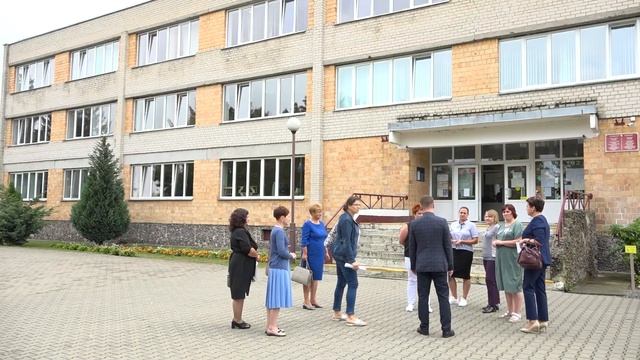 Готовность школ к Дню знаний проверили в Берёзовском районе смотреть онлайн