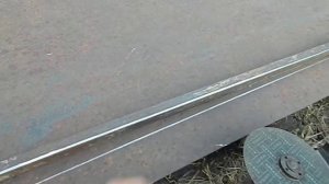 Как ровно отрезать болгаркой металл без приспособлений