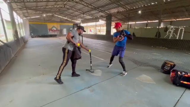 Trabajando con el bate de soga смотреть онлайн