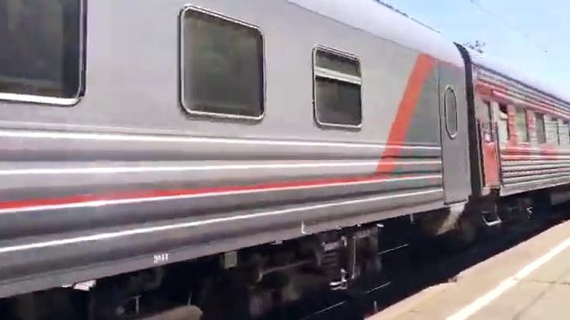 приветливый 2м62у-0244 со скорым поездом Ейск-Москва прибывает на ст. калуга-1 смотреть онлайн