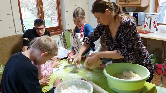 Печём пряники весело и всей семьёй смотреть онлайн