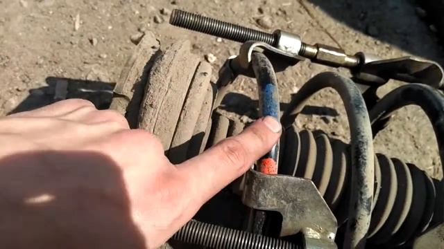Некоторые моменты снятия переднего амортизатора Рено Лагуна 2 смотреть онлайн