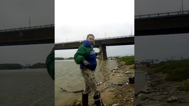Рыбалка на поисковый магнит на Иртыше смотреть онлайн