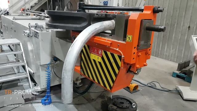 Гибка БОЛЬШОЙ алюминиевой трубы 114х6 мм // Гидравлический дорновый трубогиб Cansa NC 140 смотреть онлайн