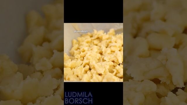 Рецепт ПОТРЯСАЮЩЕ ВКУСНОГО влажного яблочного пирога. Вы такого не пробовали... смотреть онлайн