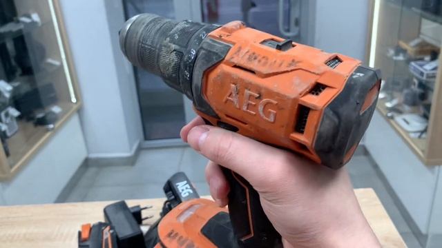 Дрель-шуруповерт AEG смотреть онлайн