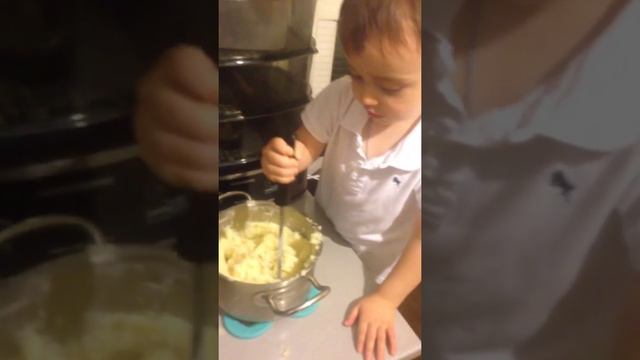 Кулинария, учимся готовить. Кухня. kitchen. prepare mashed potatoes смотреть онлайн