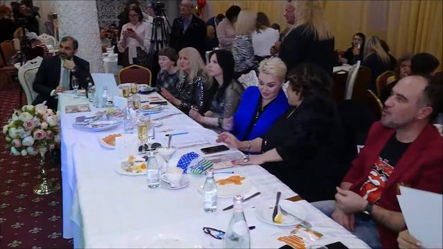 Гость проекта "Живые Легенды российской эстрады"-Юлия Шакирова смотреть онлайн