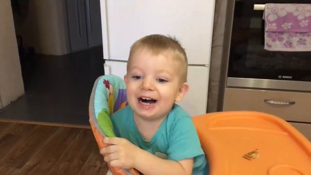 Что делает малыш Ян 30 марта, когда идет снег. What baby Yan does on March 30 when it snows. смотреть онлайн
