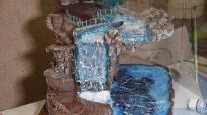 Три водопада и имитация воды, из клея для потолочной плитки.