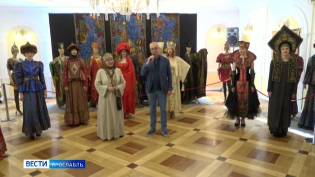 Из Вятского - в Первый русский: в Ярославле открылась выставка художника-модельера Елены Пелевиной смотреть онлайн