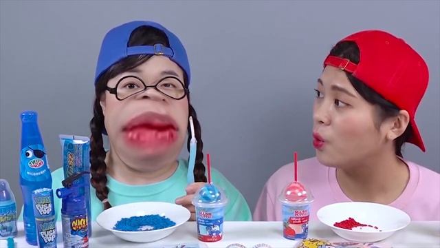 Red VS Blue Food Dessert Mukbang 빨간색 파란색 디저트 먹방 || DONA 도나 i dont draw parody смотреть онлайн
