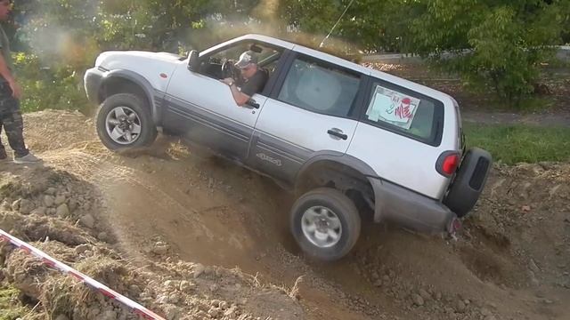 Nissan TERRANO II off road circuit test // twist test смотреть онлайн