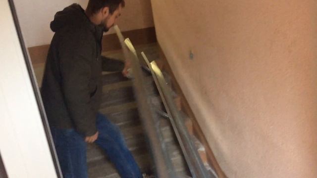 Откидной пандус в подъезде вид снизу смотреть онлайн