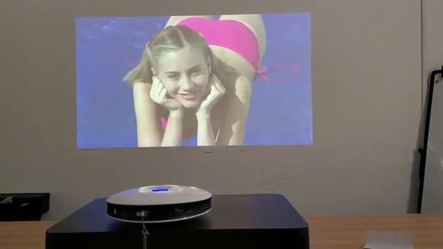 Vivicine D08 Mini 4K Projector
