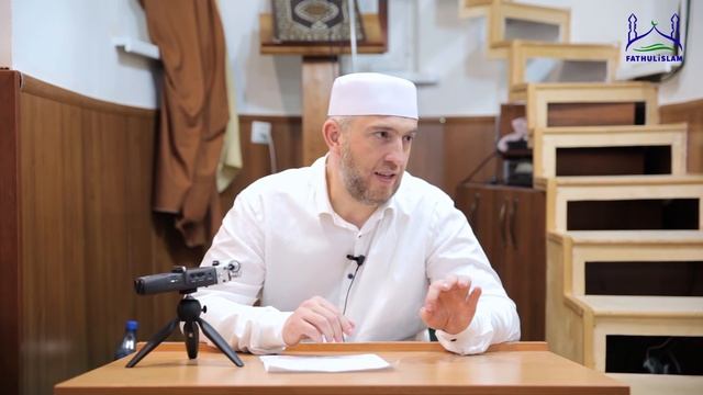 Почему человек грешит в Рамадан, если шайтан заковывается в цепи? / Абдуллахаджи Хидирбеков смотреть онлайн