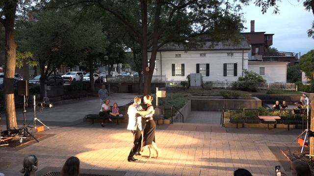 Quiero verte una vez mas - Orquesta Romántica Milonguera смотреть онлайн