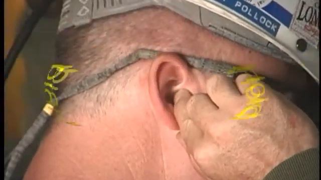 How to Wear Soft Foam Earplugs using the Roll-Pull-Hold technique смотреть онлайн