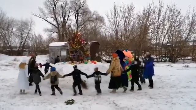 Новый год у ворот смотреть онлайн