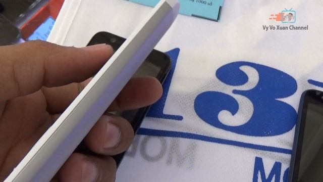 Nokia 230 Black White and Blue смотреть онлайн