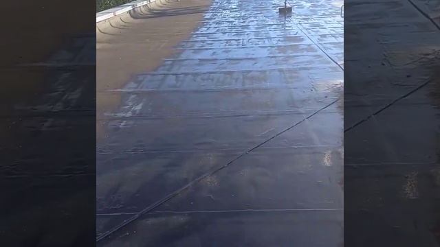 Произвели ремонт кровли административного здания жидкой резиной "Galeon" Площадь здания 1000кв.м. смотреть онлайн