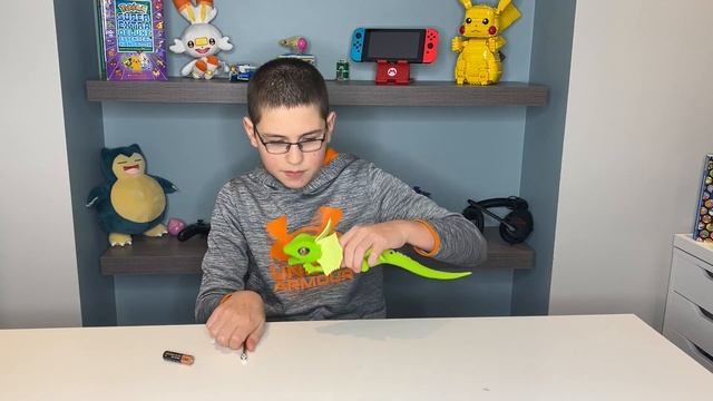 Toy Lizard Unboxing | Zuru Robo Alive Frilled Neck Lizard | Mega Stretch Lizard смотреть онлайн