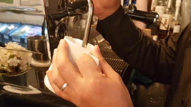 Best Piccolo coffee ever смотреть онлайн