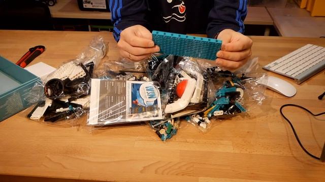51515 LEGO Mindstorms Robot Inventor РАСПАКОВКА и обзор деталей смотреть онлайн