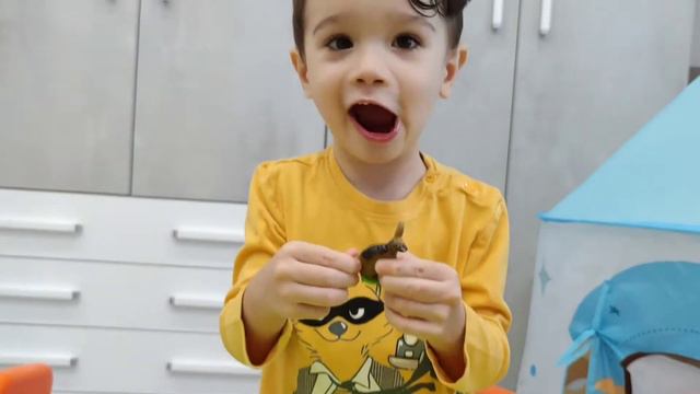 Kinder Sorpresa NATOONS ANIMALI 🥚🍫😋🐺🦩🤭💙❤️ смотреть онлайн