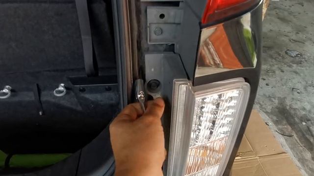 HOW TO REMOVE TAILAMP OF NISSAN ELGRAND HIGHWAY STAR E52 2020