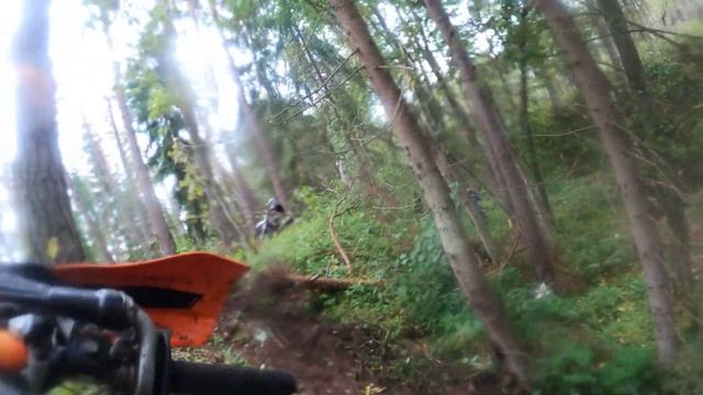 ФАНТАСТИЧЕСКАЯ ЧЕТВЁРКА В ENDURO | ТОЛЯН ПЕРЕСЕЛ НА KAWASAKI смотреть онлайн