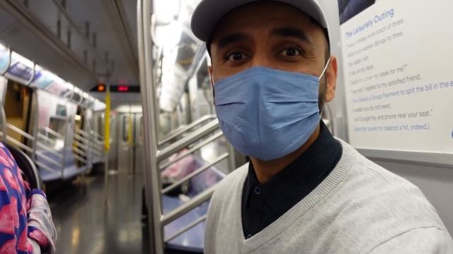Johny Unboxes MTA Munipals R & S Subway Trains & Goes On A Train Ride To NEW Grand Central Station смотреть онлайн