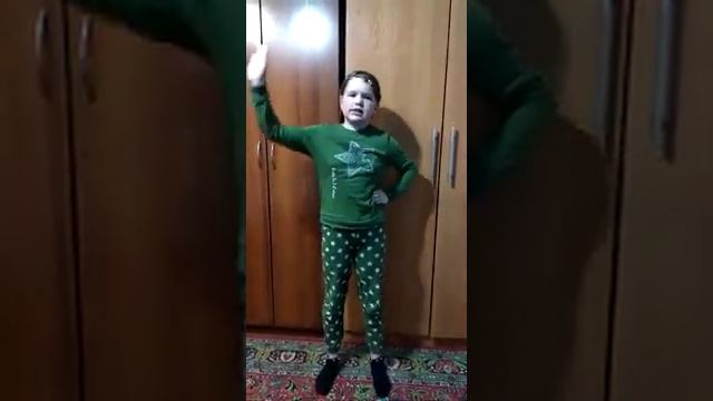 Флешмоб #учимдома: Анастасия Козлова. Выполнение разминки по физкультуре. 4 класс Айская СОШ смотреть онлайн