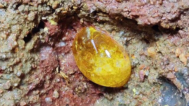 Striped agate mine cave. I dig out high-quality chalcedony diamonds here смотреть онлайн