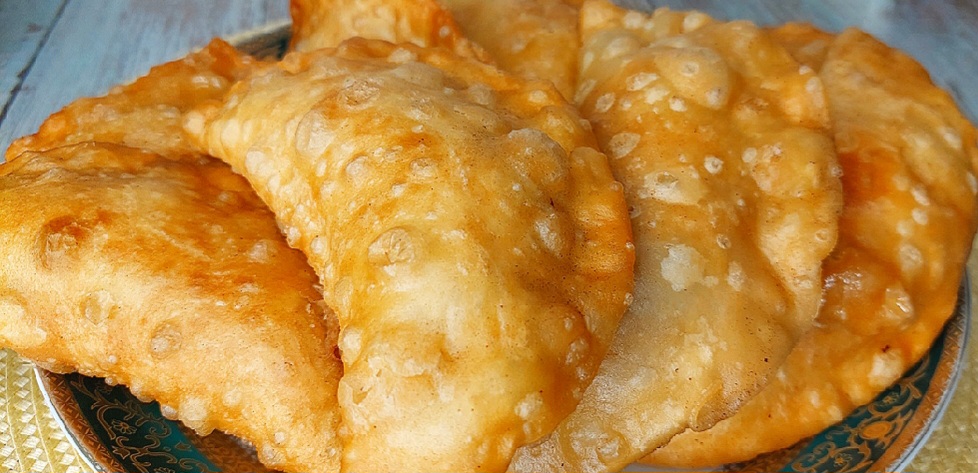 Чебуреки, простой рецепт приготовления хрустящих чебуреков смотреть онлайн