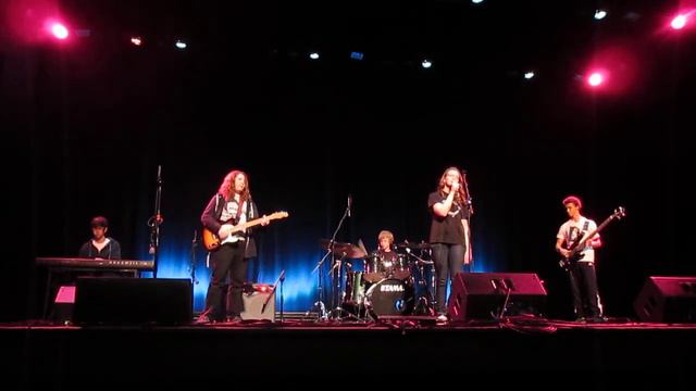 Battle of the Bands: Champaign - Wolves to Whales смотреть онлайн